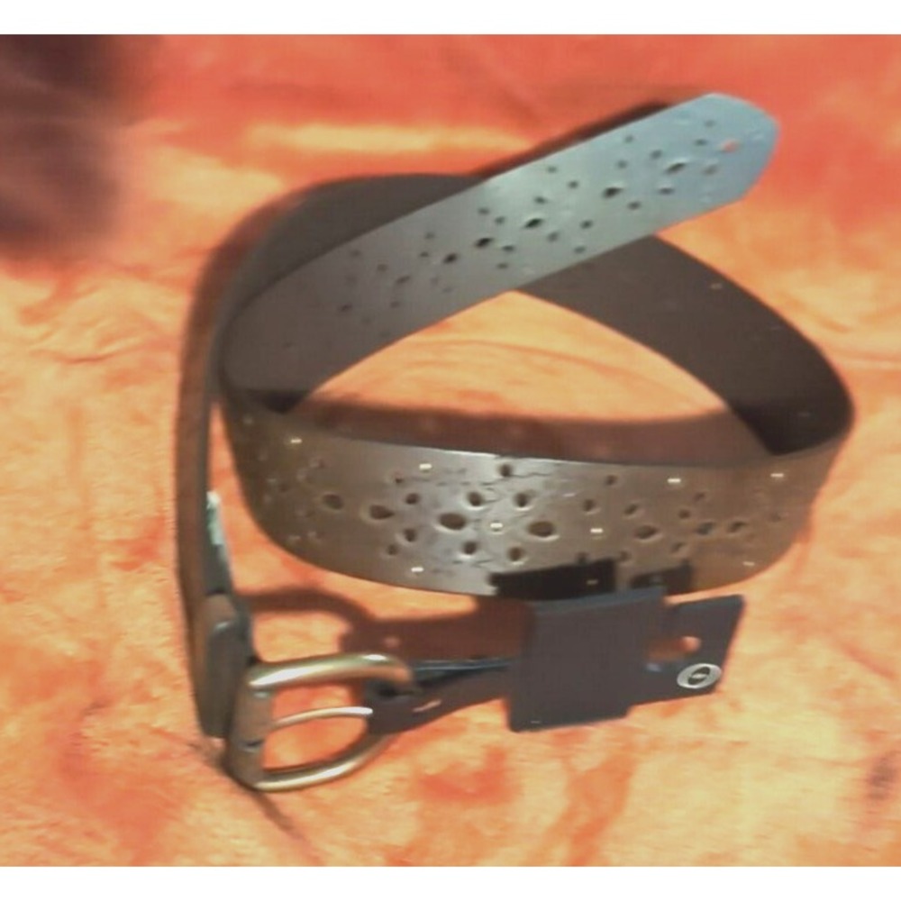 Universal Thread Women's size S Belt Brown New